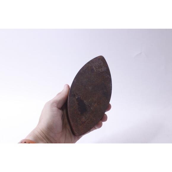 Antique Sad Iron, Rustic, Vintage, Ironing, Collectible, Homeware, Historic, - Picture 2 of 3